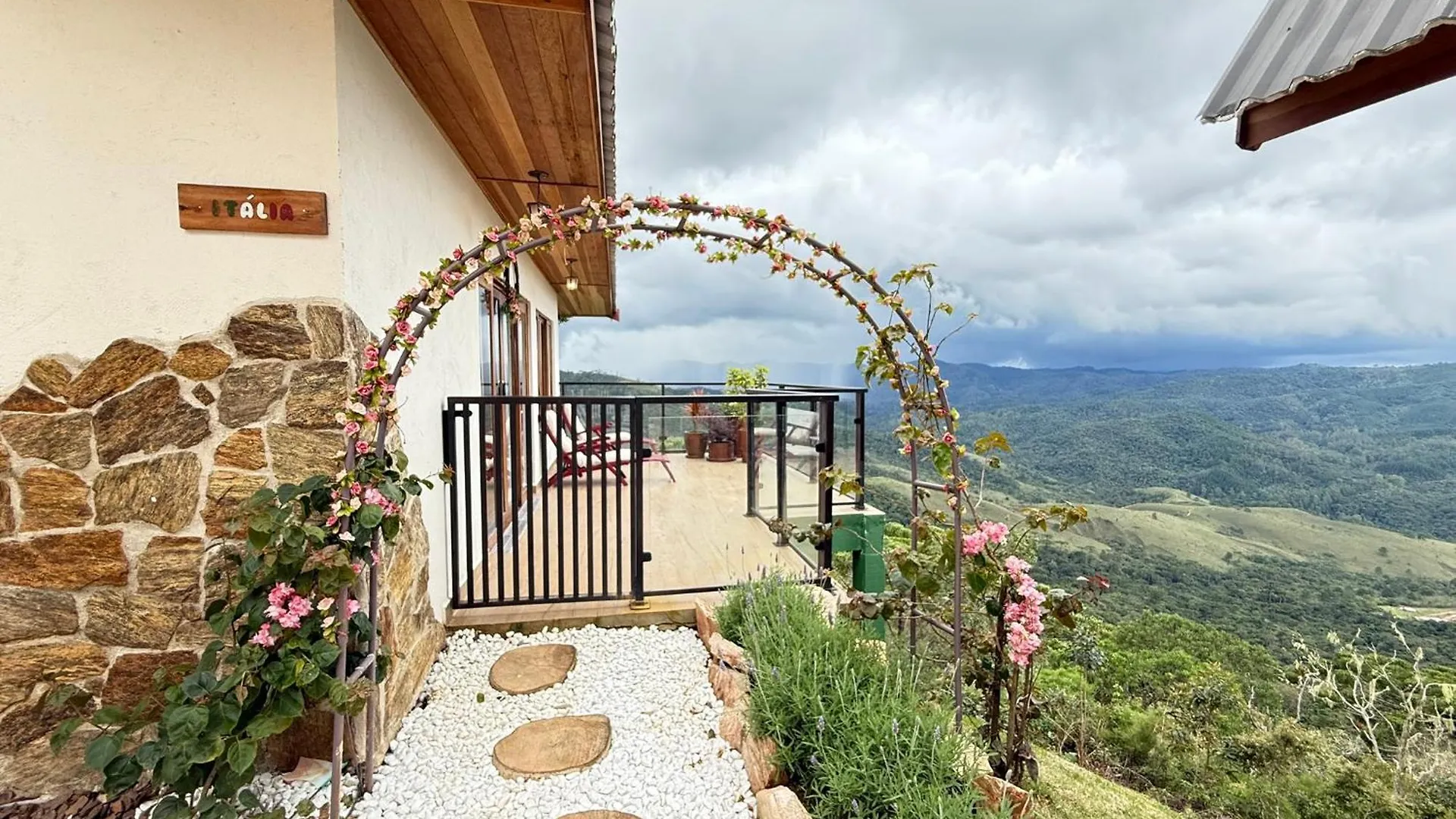 Belo Mundo Chales - Vista Incrivel! Campos do Jordao Lodge