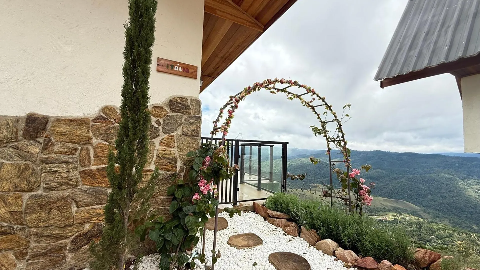 Belo Mundo Chales - Vista Incrivel! Campos do Jordao Lodge